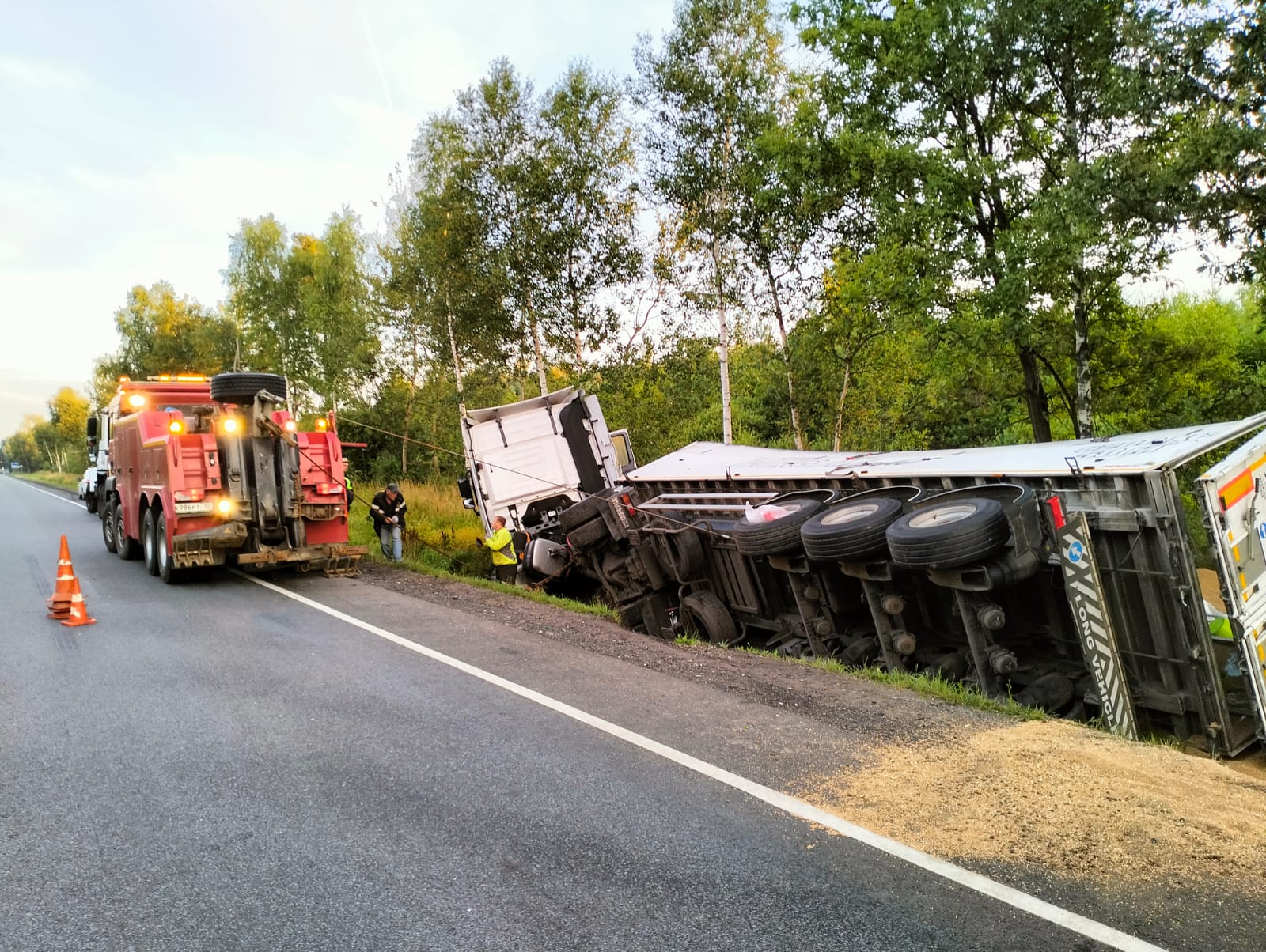 Наша задача — ваша безопасность: Спасение DAF с помощью лебедки